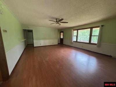 28 SHADY LANE