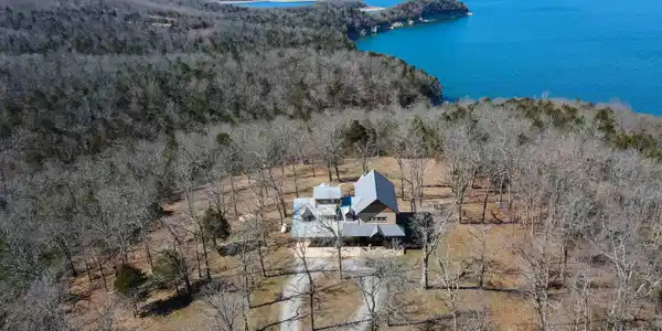197 SHORELEAVE LANE