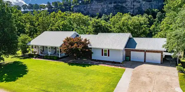3582 RIVERVIEW DRIVE