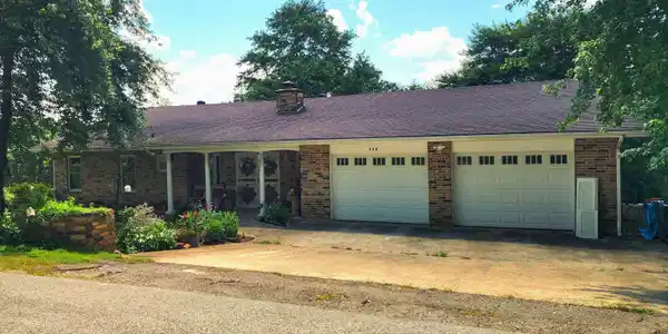 458 TUTT PLACE