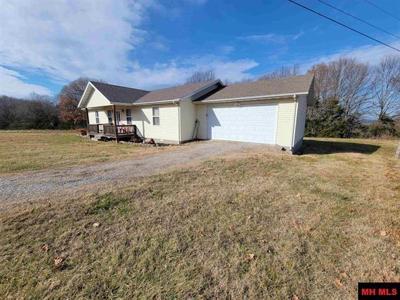 331 WYANDOTTE DRIVE