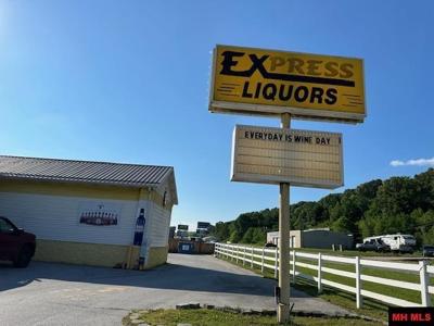 314 S HWY 62/65 BYPASS