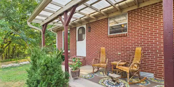 1011 OLD MILITARY ROAD