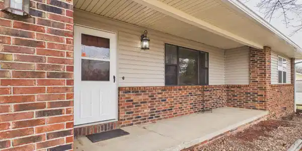 211 SPRING LAKE DRIVE