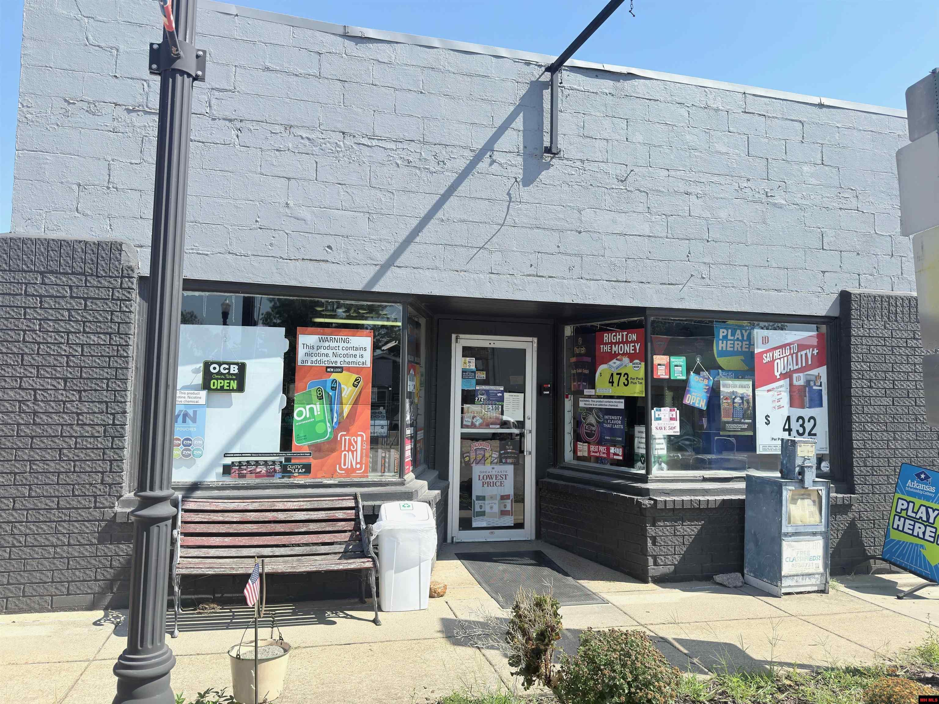 Image 2: Long time renters in the tobacco shop