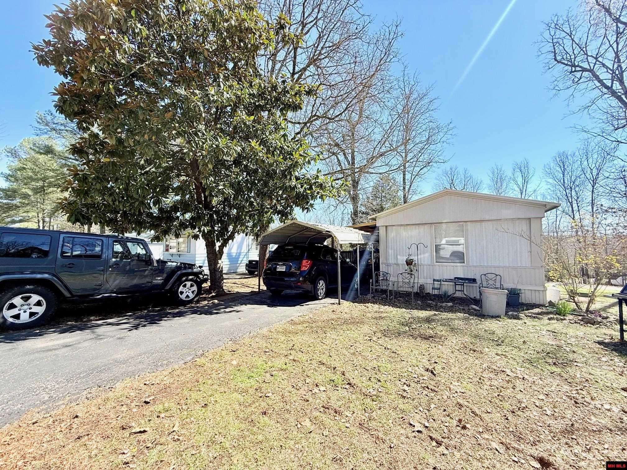 Image 0: 2 Bedroom 1 1/2 bath home