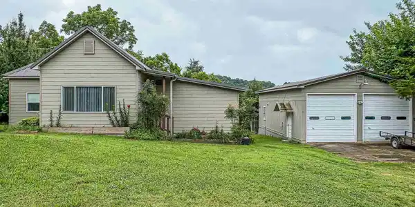 504 McLEAN AVENUE