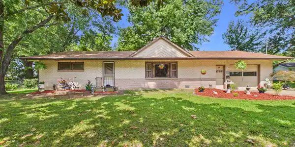 458 GLENSTONE DRIVE