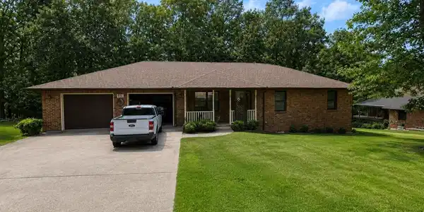 931 PEBBLECREEK DRIVE
