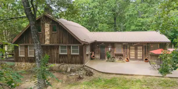 4409 PLEASANT VALLEY ROAD