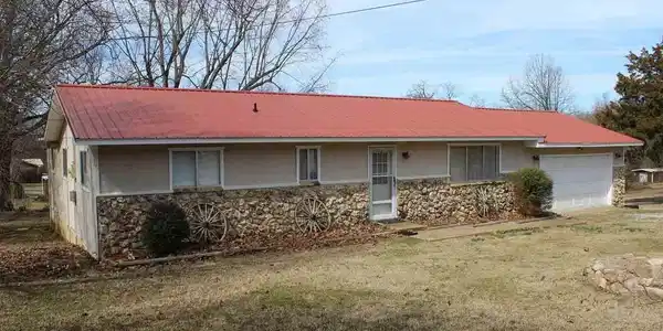 8 DEB-MAR WOODS TERRACE