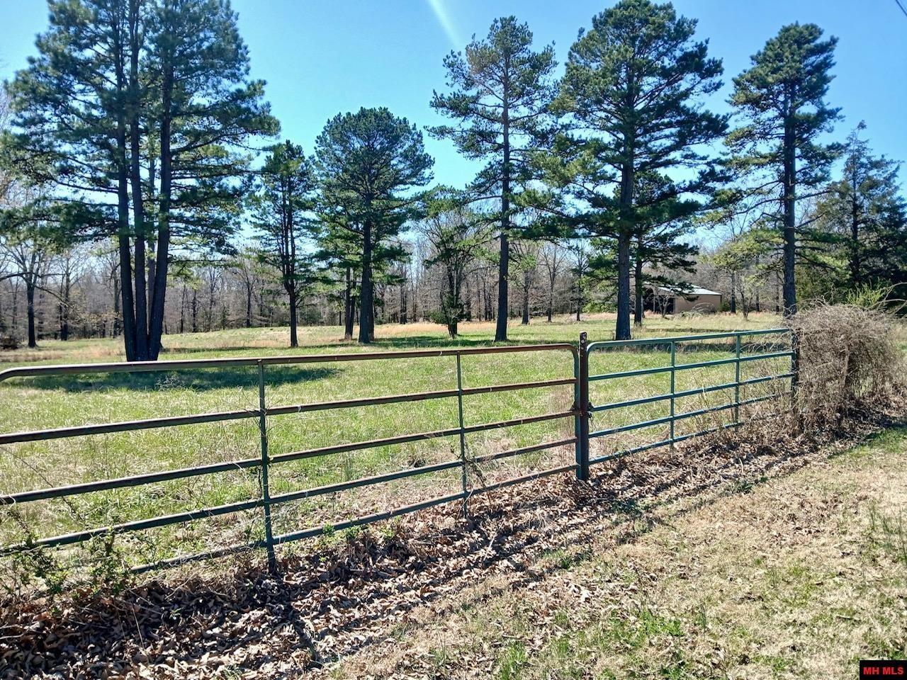 Image 1: Perimeter is fenced