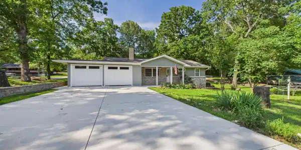 724 BETTY JEAN LANE