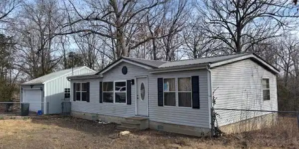 2402 W HWY 178