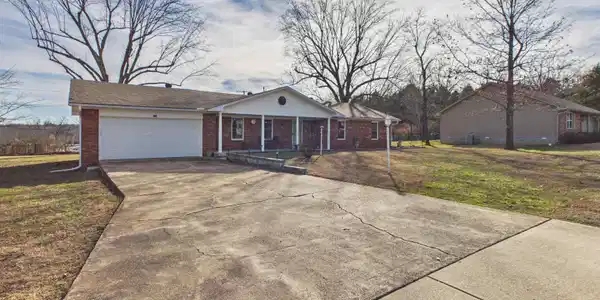 599 WESTERN HILLS LOOP