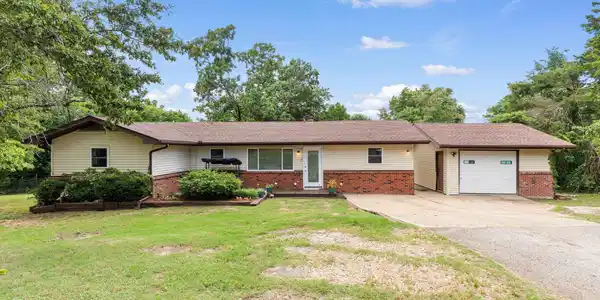 1216 MARK DRIVE