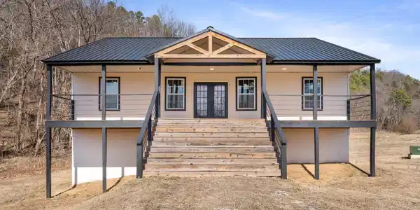 304 CROCKET LANE