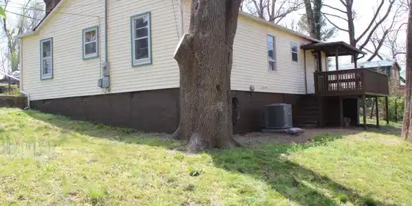 305 E SOUTH AVENUE