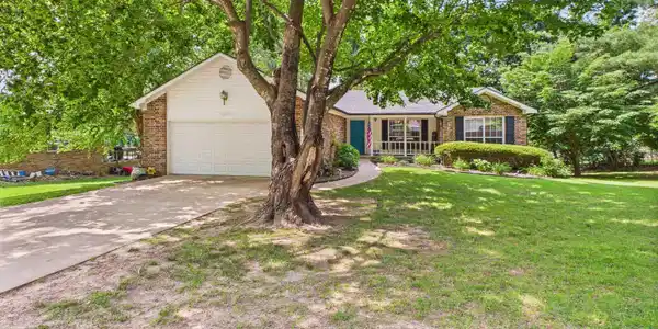 1606 BRENTWOOD DRIVE