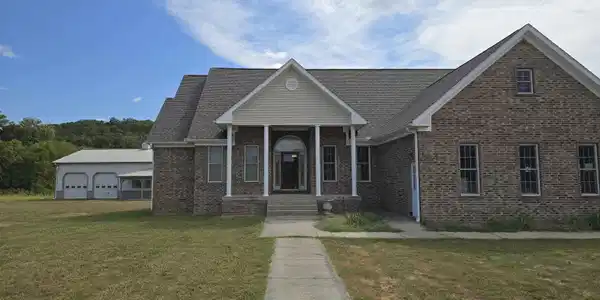 264 BROWN LANE