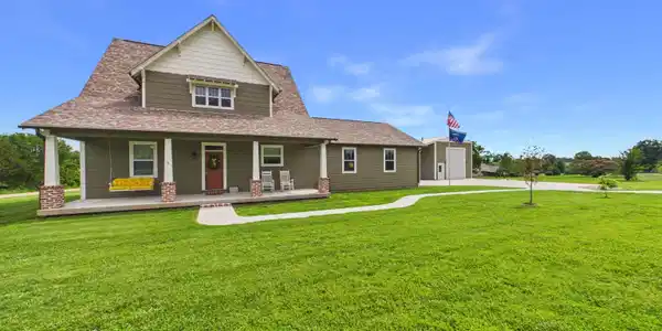 16 DEBONAIR COURT