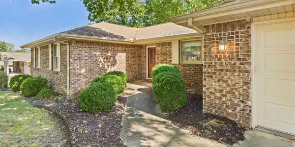 1805 ASHBRIAR DRIVE