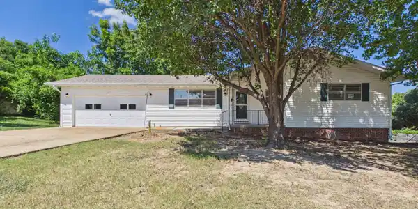 615 BROADMOOR DRIVE