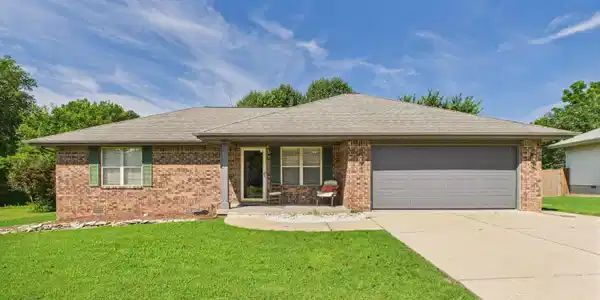 304 CLEARBROOK