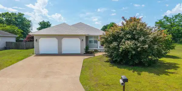 238 MAGNESS DRIVE