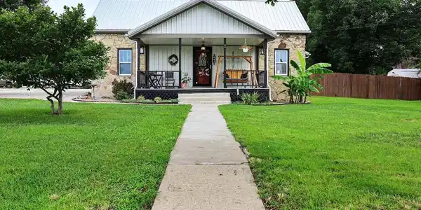 601 E 4TH STREET