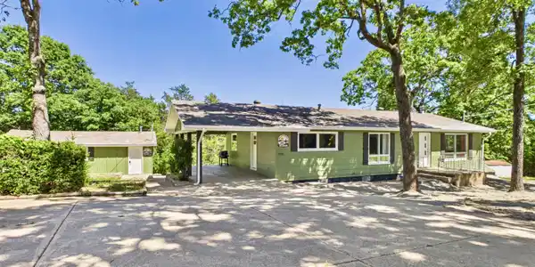 4285 HWY 101 NORTH