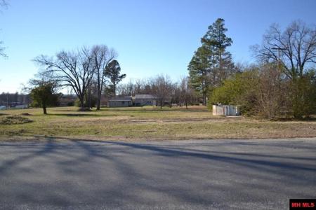 Lots 1-4 C S WOODS BOULEVARD