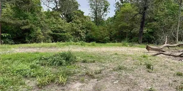1137 ROBINWOOD LANE