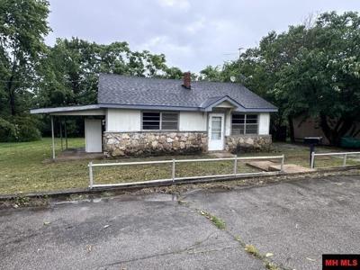 102 W SOUTH STREET