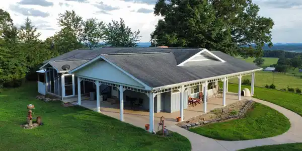 124 ASHWOOD LANE