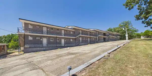 1608 CENTRAL BOULEVARD