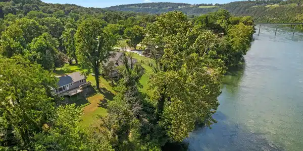 282 RIVERVIEW DRIVE