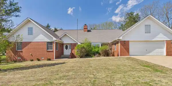 1738 PINE TREE LANE