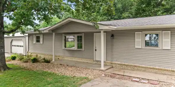 107 GREEN IVY DRIVE
