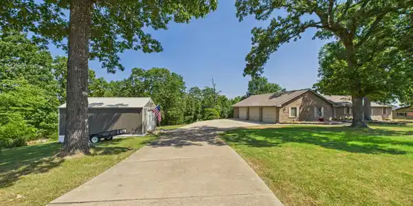 334 FOREST HILLS DRIVE