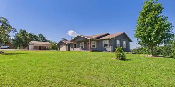 5776 HWY 14 NORTH