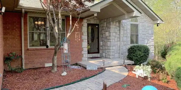 109 LEXINGTON DRIVE