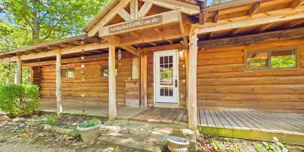 262 WINTERGREEN LANE