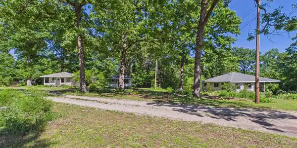 80 APPLE BLOSSOM CIRCLE