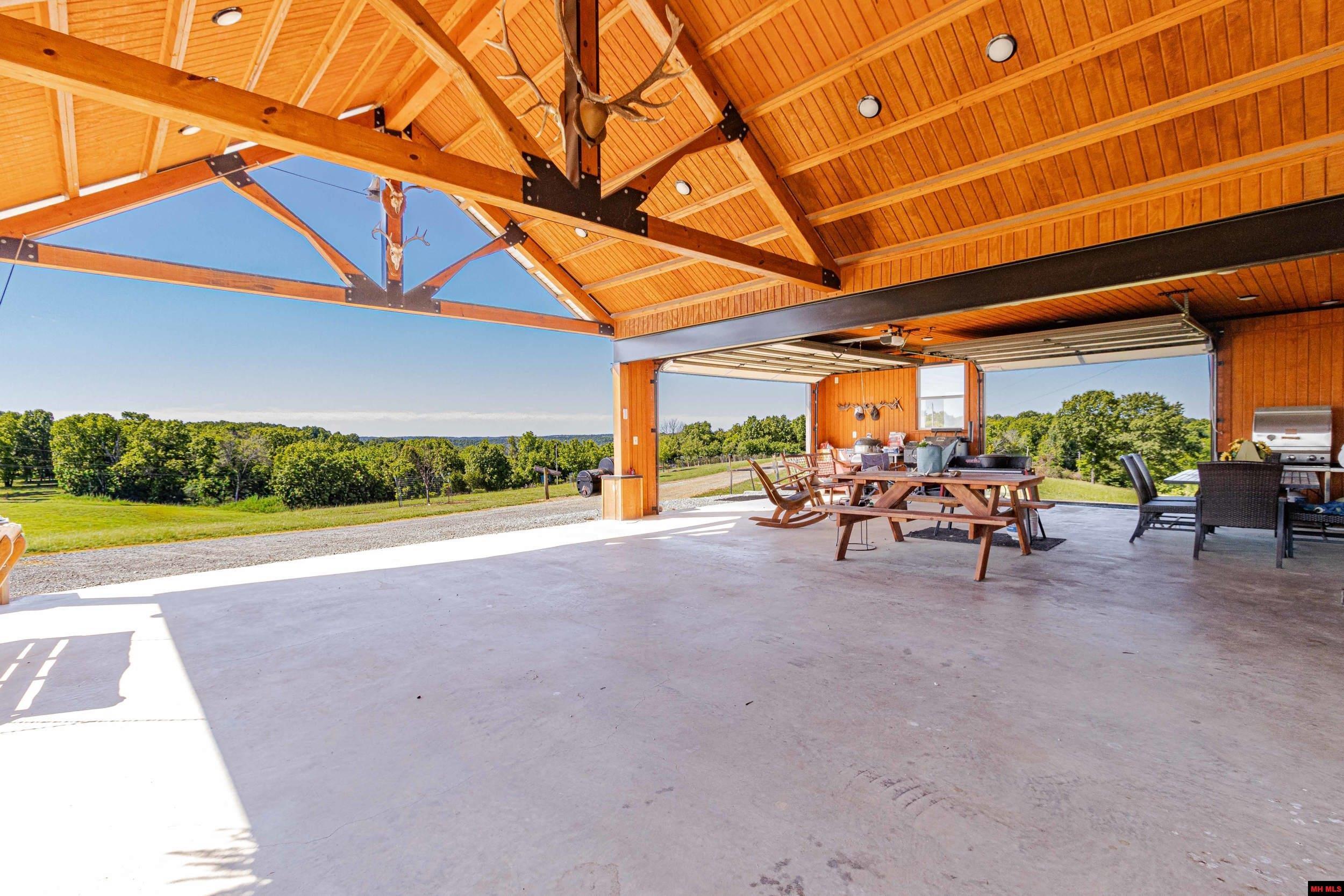 Image 2: Custom Pavillion