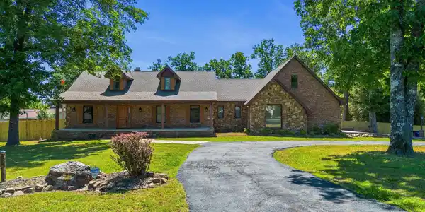 26 HICKORY HEIGHTS DRIVE