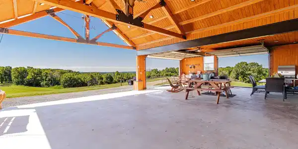 Image 2: Custom Pavillion