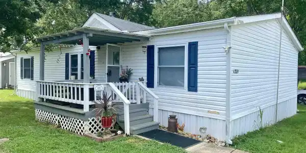 1221 GLENBRIAR COURT