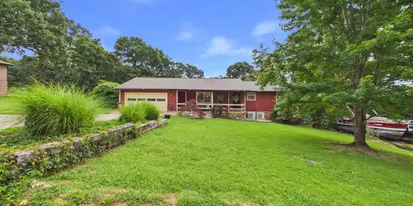 172 CLEMENTS DRIVE
