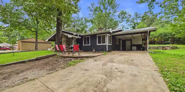 139 PARKVIEW DRIVE
